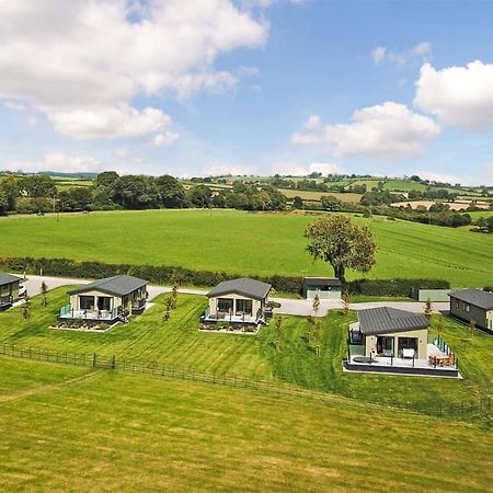 Midsomer Lodges Pilton Екстер'єр фото
