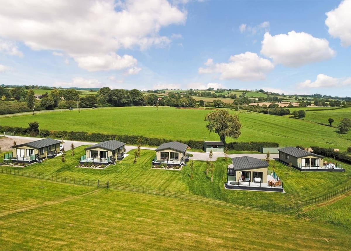 Midsomer Lodges Pilton Екстер'єр фото