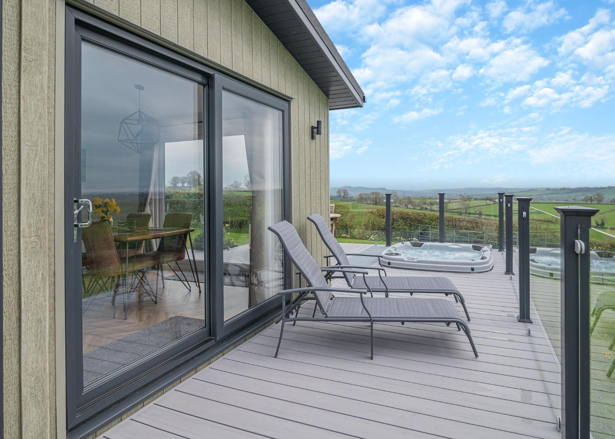 Midsomer Lodges Pilton Екстер'єр фото